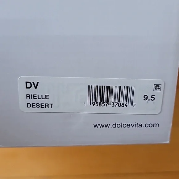 Dolce Vita Lug Sole Chelsea Boot, New In Box, Size 9.5 Color: Camel - Picture 15 of 15